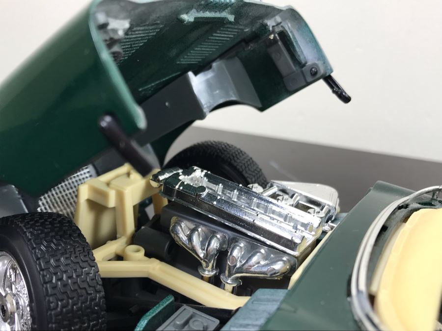 Scala Bburago Jaguar 'E' 1961 Made In Italy 1:18 Scale And Bburago Mercedes Benz 300SL 1954 Model Cars [Photo 9]