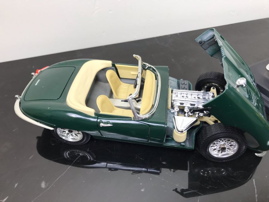 Scala Bburago Jaguar 'E' 1961 Made In Italy 1:18 Scale And Bburago Mercedes Benz 300SL 1954 Model Cars [Photo 3]