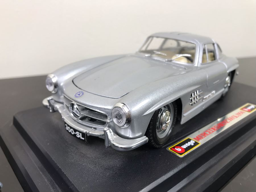 Scala Bburago Jaguar 'E' 1961 Made In Italy 1:18 Scale And Bburago Mercedes Benz 300SL 1954 Model Cars [Photo 5]