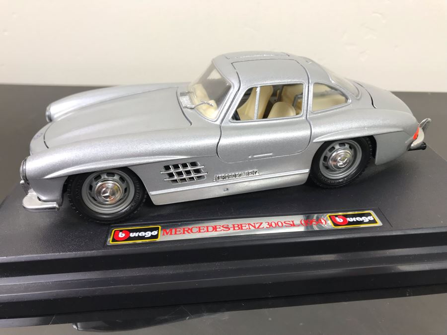 Scala Bburago Jaguar 'E' 1961 Made In Italy 1:18 Scale And Bburago Mercedes Benz 300SL 1954 Model Cars [Photo 4]