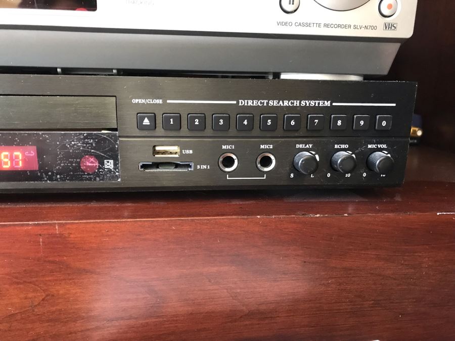 IVIEW-300PK Karoke Machine With (2) Microphones And (3) Karoke Cds [Photo 5]