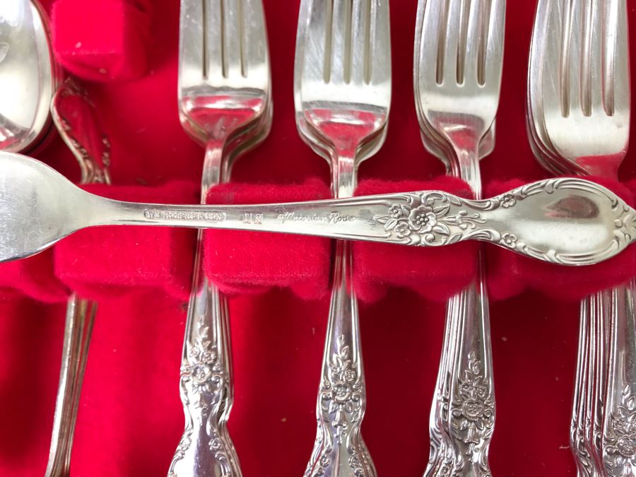 WM Rogers & Son Victorian Rose Pattern Silverplate Flatware Set With Storage Box Apx. Service For 12 [Photo 5]