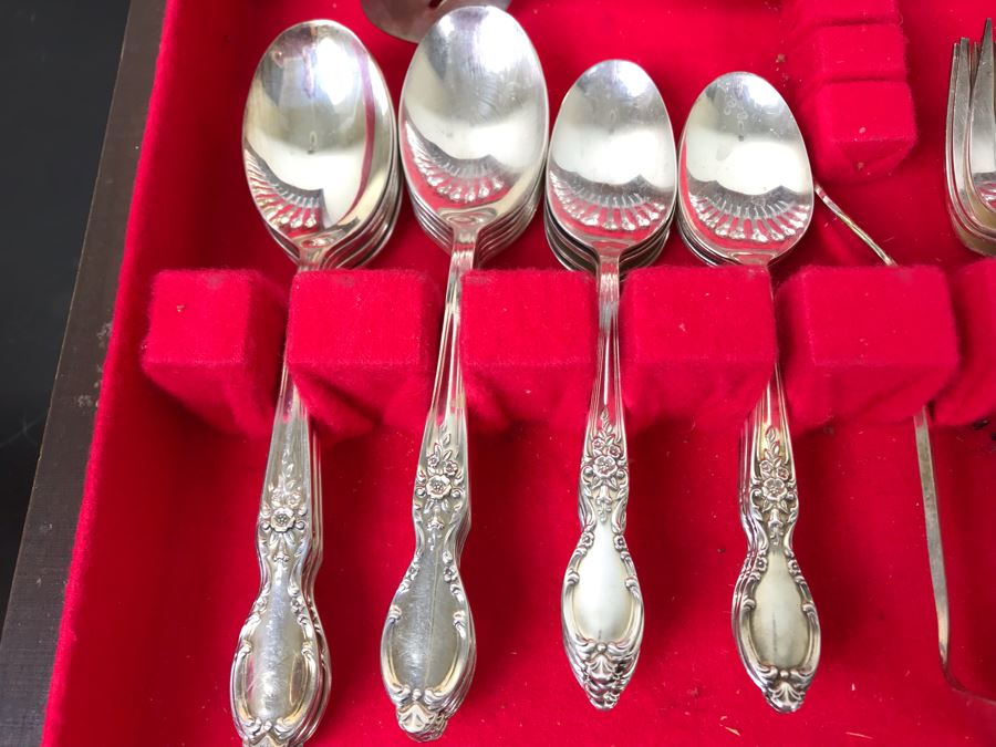 WM Rogers Son Victorian Rose Pattern Silverplate Flatware Set With wm-rogers-son-victorian-rose-pattern-silverplate-flatware-set-with