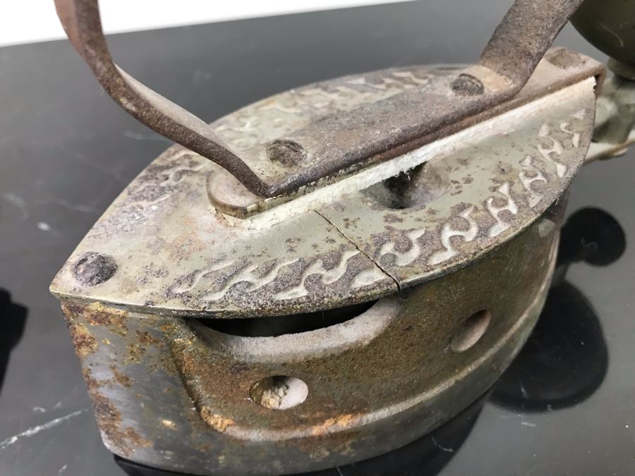 Pair Of Vintage Irons, Vintage Bed Warmer Pan And Vintage Cigar Advertising Box [Photo 13]