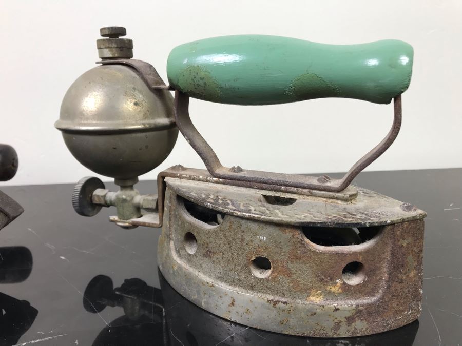 Pair Of Vintage Irons, Vintage Bed Warmer Pan And Vintage Cigar Advertising Box [Photo 14]