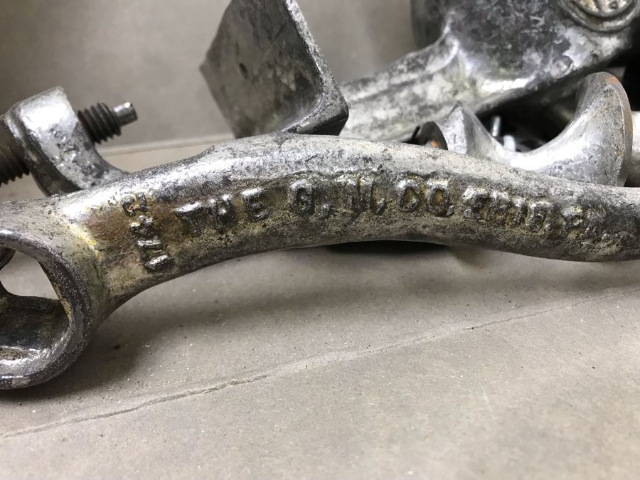 Huge Lot Of Vintage Kitchen Utensils Tools, Vintage Basket With Handle And Vintage Griswold Meat Grinder - See Photos [Photo 16]