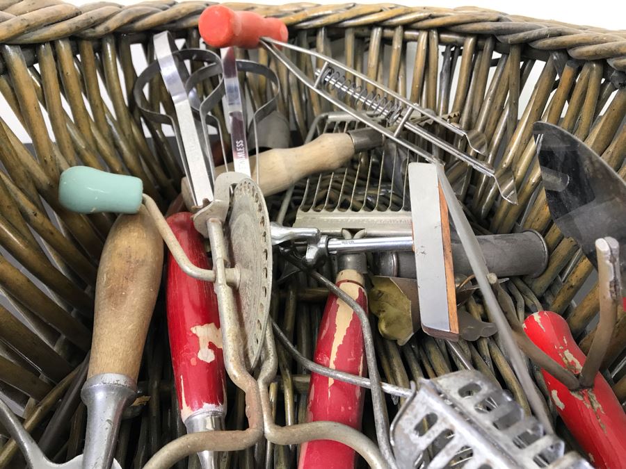 Huge Lot Of Vintage Kitchen Utensils Tools, Vintage Basket With Handle And Vintage Griswold Meat Grinder - See Photos [Photo 12]
