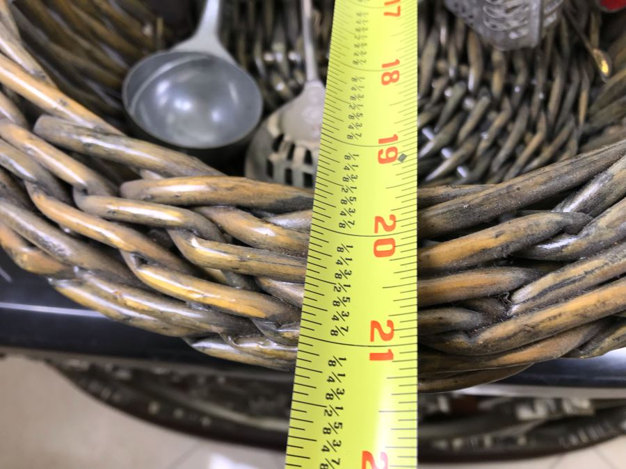 Huge Lot Of Vintage Kitchen Utensils Tools, Vintage Basket With Handle And Vintage Griswold Meat Grinder - See Photos [Photo 19]