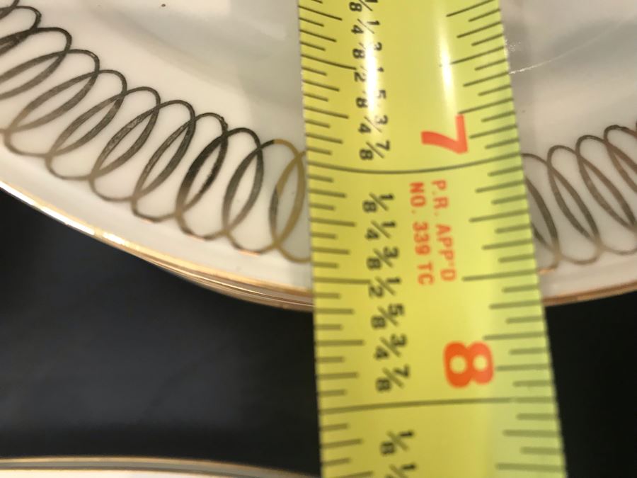 Hutschenreuther Bavaria C. T. Arzberg Soup Tureen, (2) Serving Platters, Bowls And Plates - Apx Service For 12 Gold Rim [Photo 18]