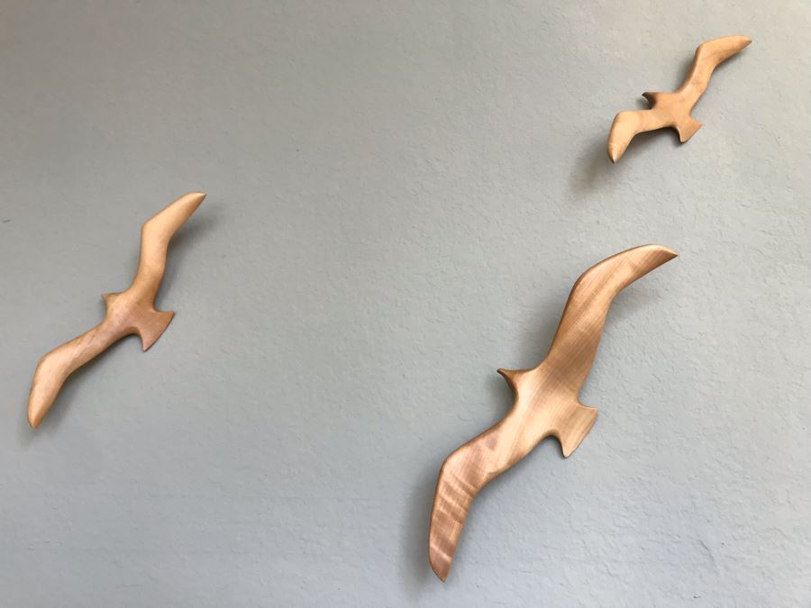 Carved Myrtlewood Seagulls Birds Wall Sculptures From The House Of Myrtlewood Coos Bay Oregon [Photo 2]