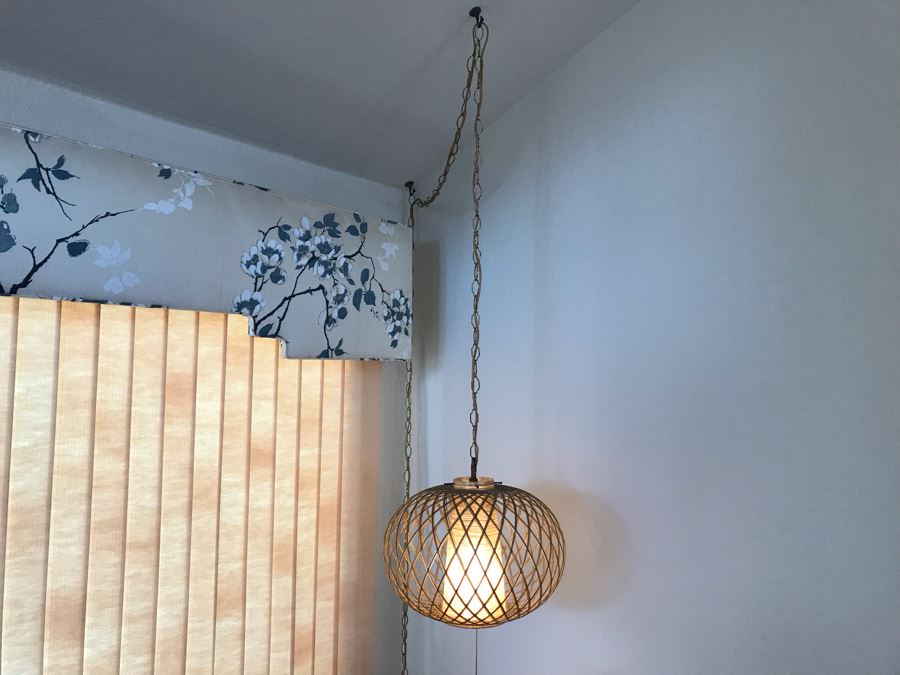 Mid-Century Modern Hanging Pendant Light Fixture [Photo 4]
