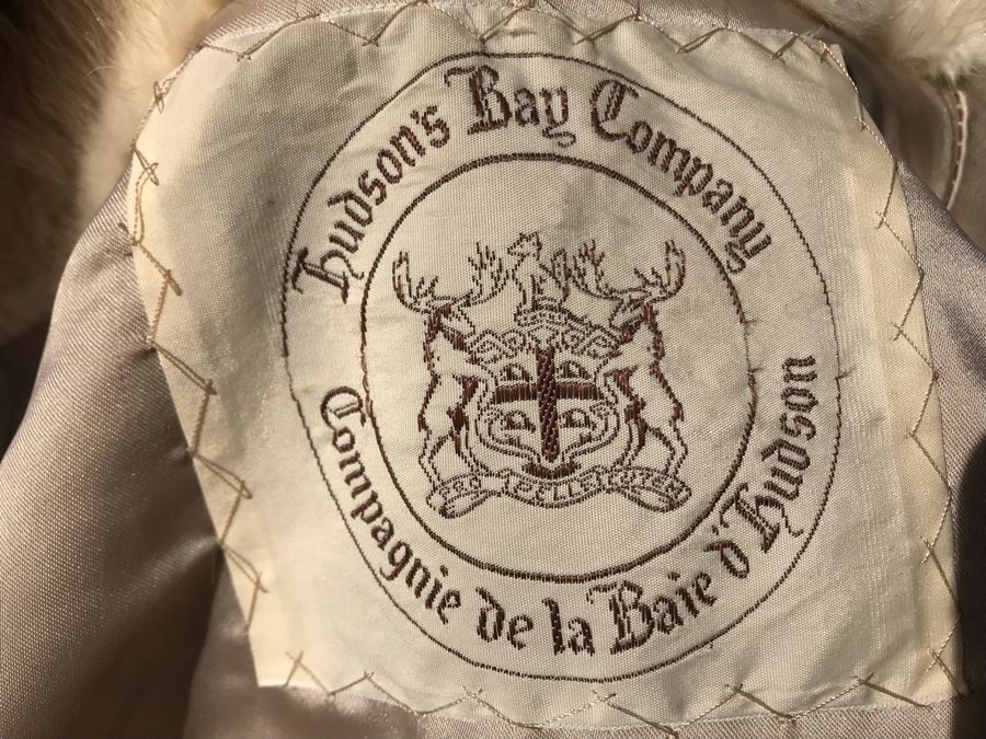 Mid-Century Artic Fox Fur Coat By Hudson's Bay Company Size Small [Photo 10]