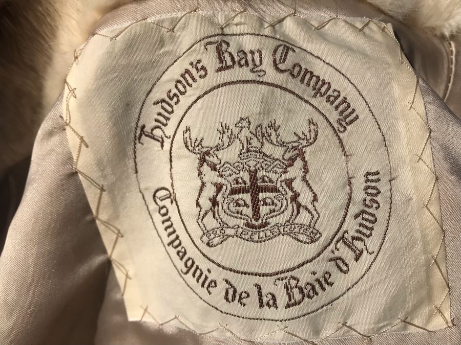 Mid-Century Artic Fox Fur Coat By Hudson's Bay Company Size Small [Photo 9]