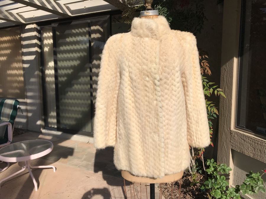 Mid-Century Artic Fox Fur Coat By Hudson's Bay Company Size Small [Photo 2]