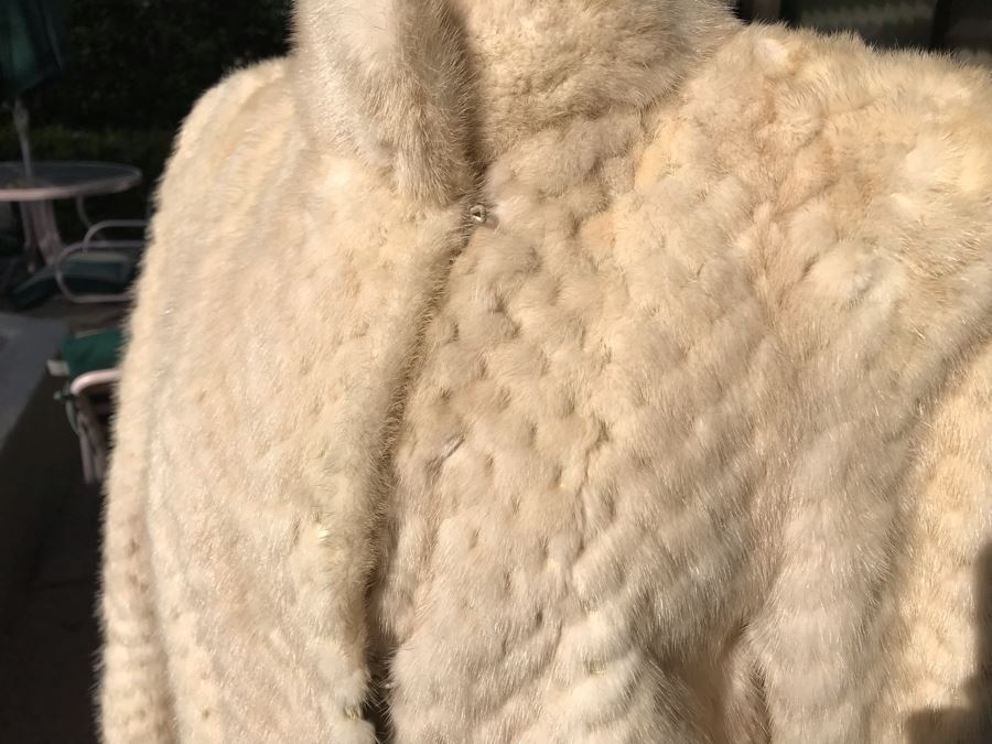 Mid-Century Artic Fox Fur Coat By Hudson's Bay Company Size Small [Photo 8]