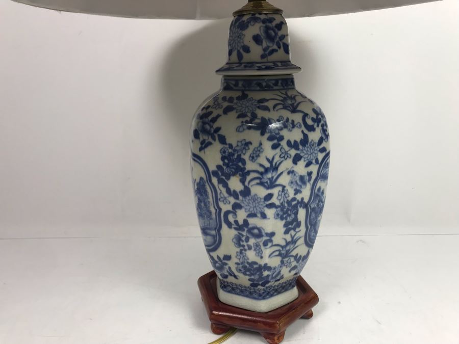 JUST ADDED - Chinese Blue And White Table Lamp [Photo 12]