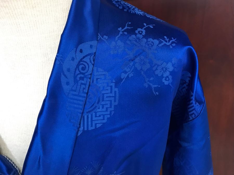 JUST ADDED - Men's Large Blue Chinese Robe [Photo 2]