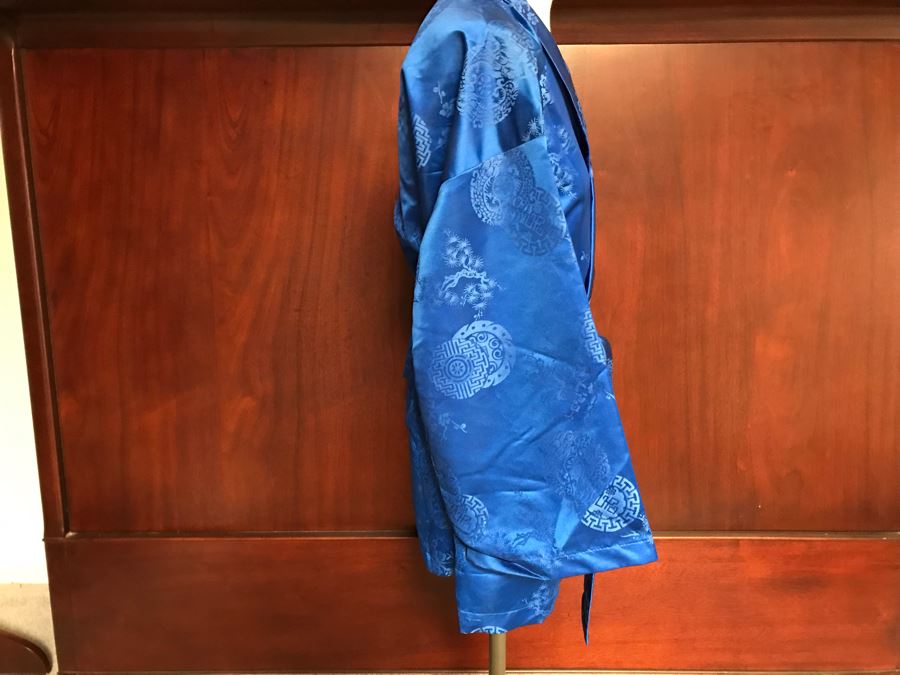 JUST ADDED - Men's Large Blue Chinese Robe [Photo 4]