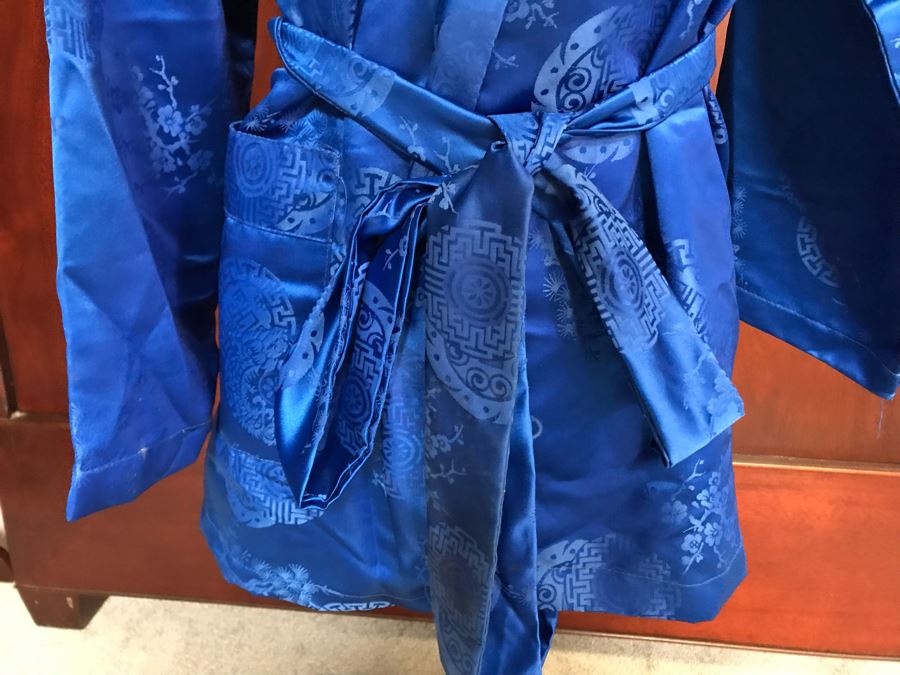 JUST ADDED - Men's Large Blue Chinese Robe [Photo 3]