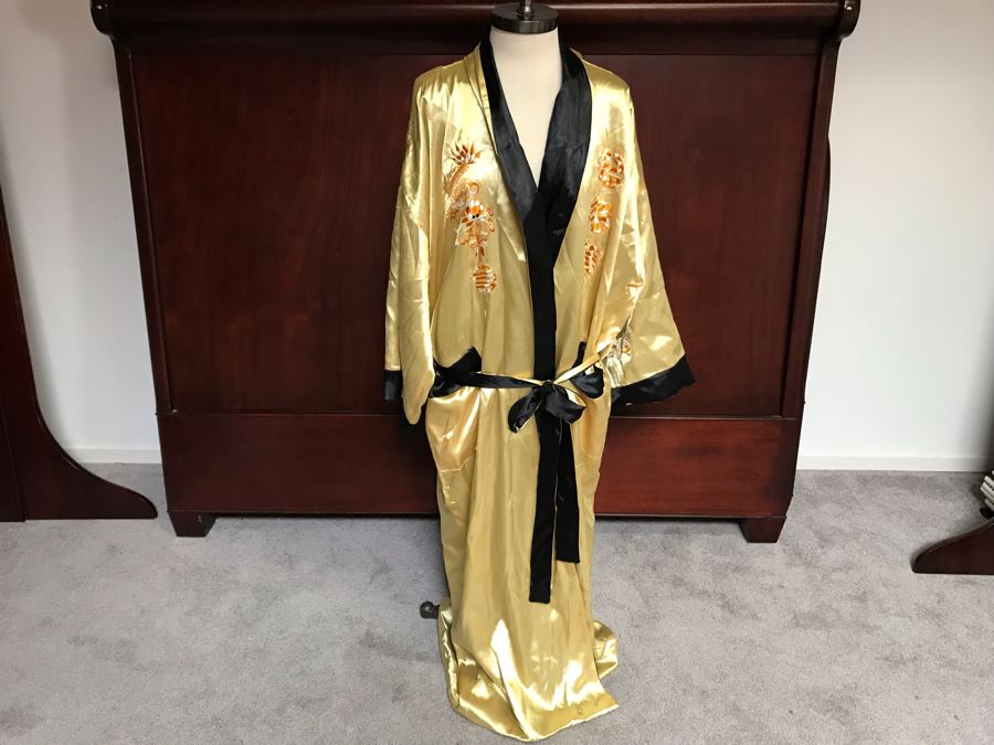 JUST ADDED - Men's Large Kimono Robe Reversible Chinese Silk Embroidery