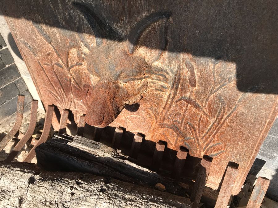 Vintage Cast Iron Embossed Fox Head Fireback Arched Top [Photo 4]