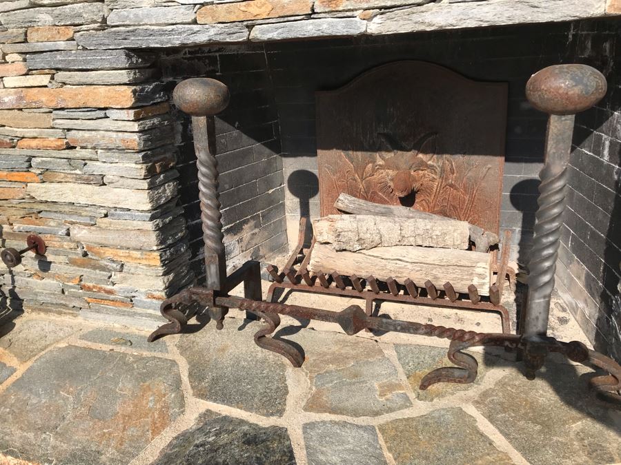 Vintage Cast Iron Embossed Fox Head Fireback Arched Top [Photo 7]