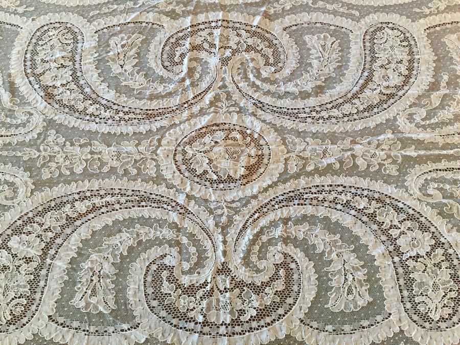 Vintage Battenberg Lace Tablecloth 121' X 60' [Photo 4]