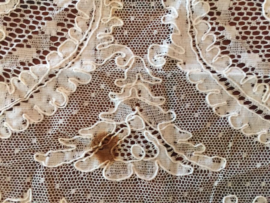 Vintage Battenberg Lace Tablecloth 121' X 60' [Photo 5]
