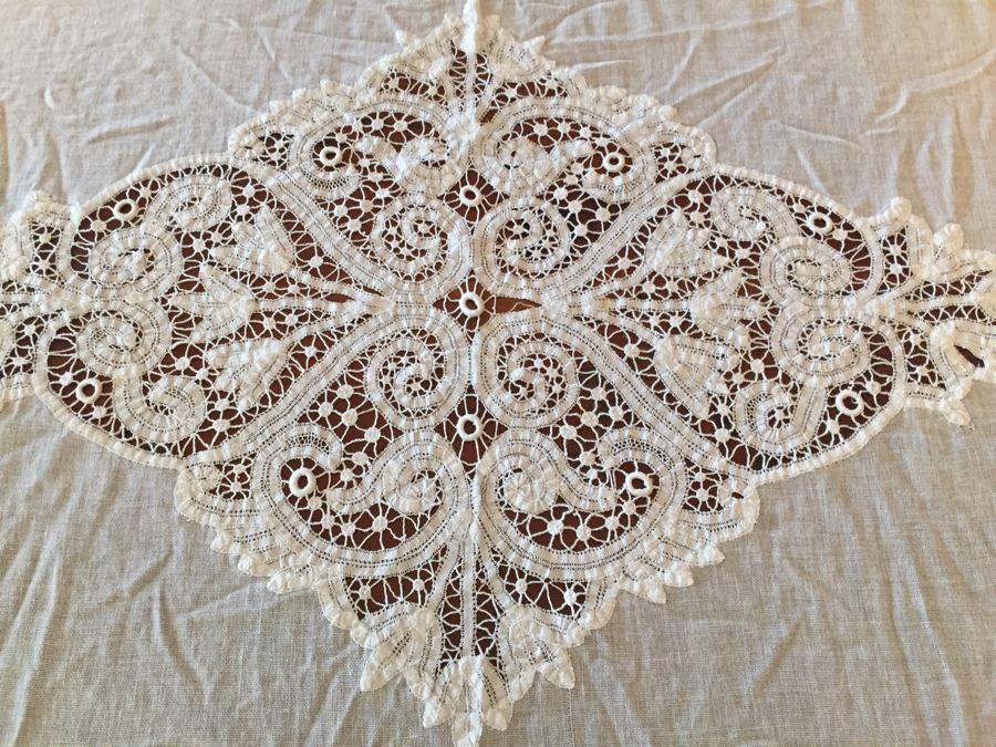 Vintage Battenberg Lace Tablecloth 84' X 84' [Photo 4]