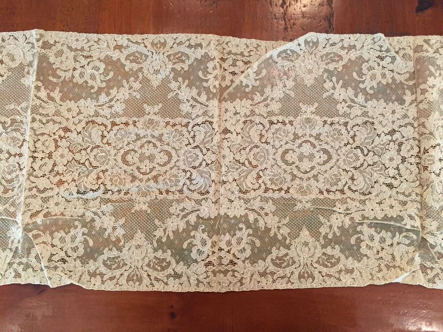 Vintage Battenberg Lace Tablecloth, Placemats And Table Runner [Photo 17]