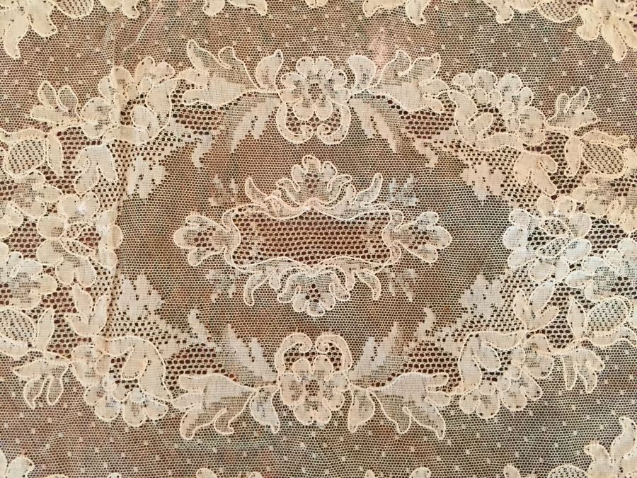 Vintage Battenberg Lace Tablecloth, Placemats And Table Runner [Photo 14]