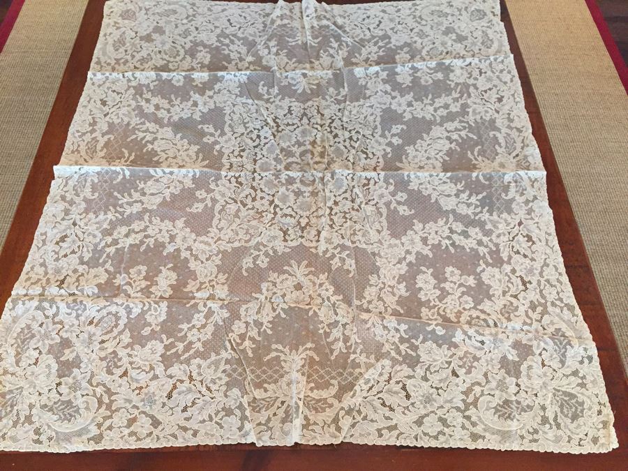 Vintage Battenberg Lace Tablecloth, Placemats And Table Runner [Photo 2]
