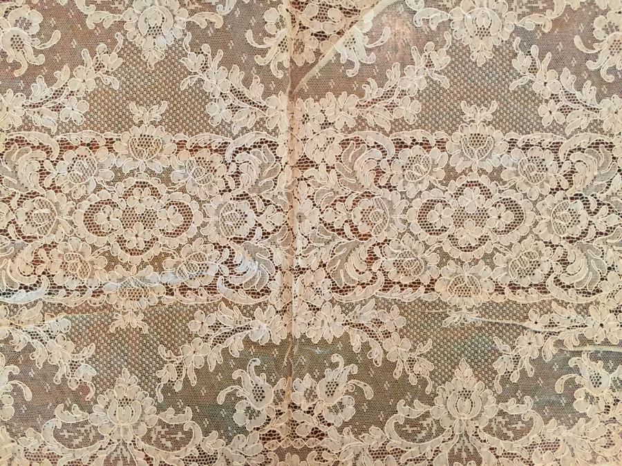 Vintage Battenberg Lace Tablecloth, Placemats And Table Runner [Photo 18]