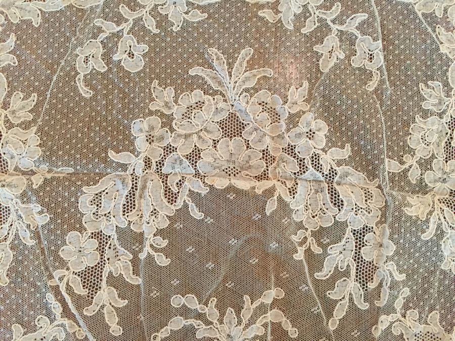 Vintage Battenberg Lace Tablecloth, Placemats And Table Runner [Photo 5]