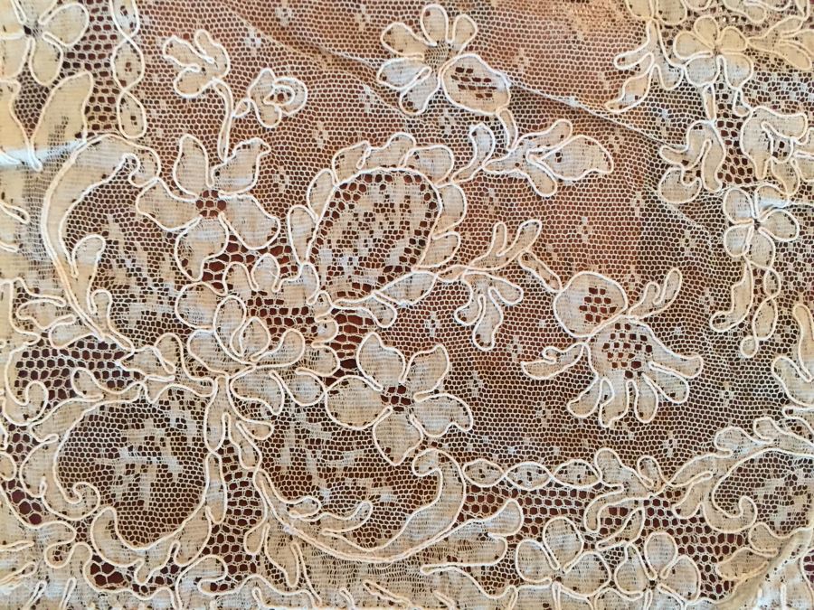 Vintage Battenberg Lace Tablecloth, Placemats And Table Runner [Photo 19]