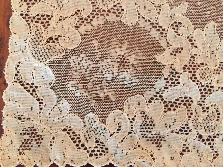 Vintage Battenberg Lace Tablecloth, Placemats And Table Runner [Photo 13]