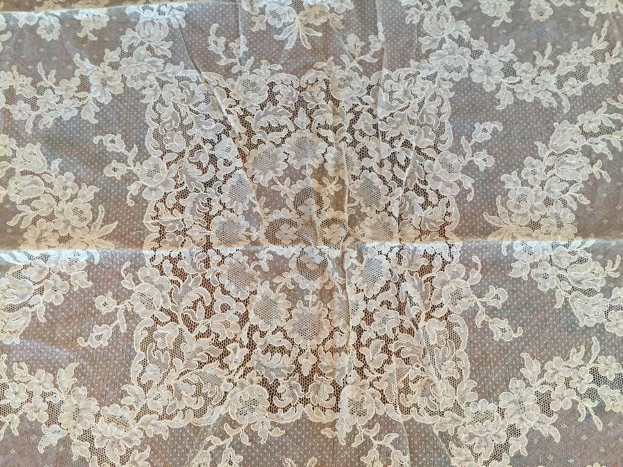 Vintage Battenberg Lace Tablecloth, Placemats And Table Runner [Photo 3]