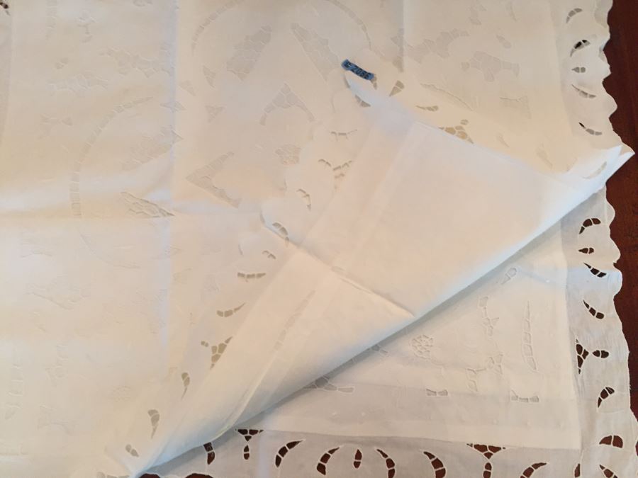 Pair Of Vintage Tablecloths [Photo 6]