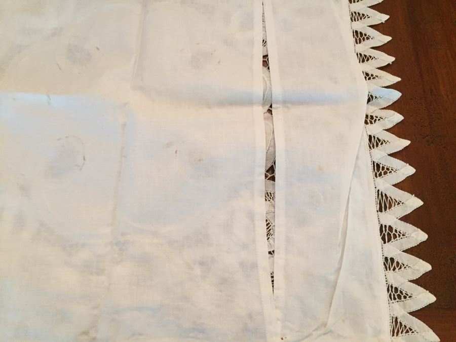 Set Of (3) Vintage Battenberg Lace Tablecloths [Photo 11]