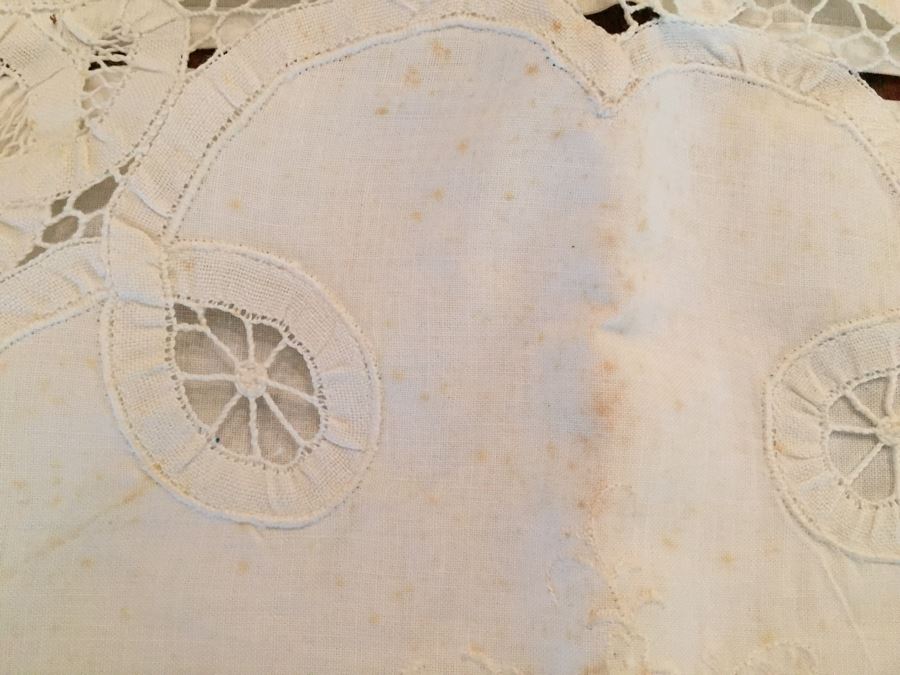 Set Of (3) Vintage Battenberg Lace Tablecloths [Photo 9]