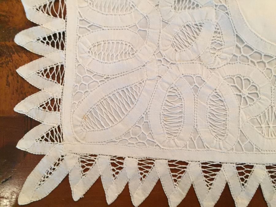 Set Of (3) Vintage Battenberg Lace Tablecloths [Photo 10]