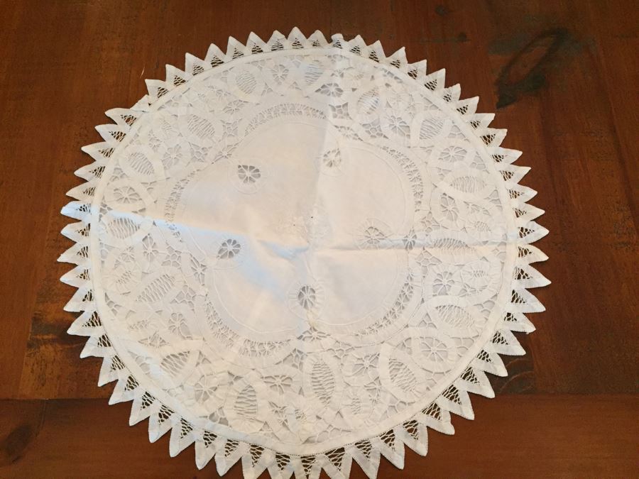 Set Of (3) Vintage Battenberg Lace Tablecloths [Photo 3]