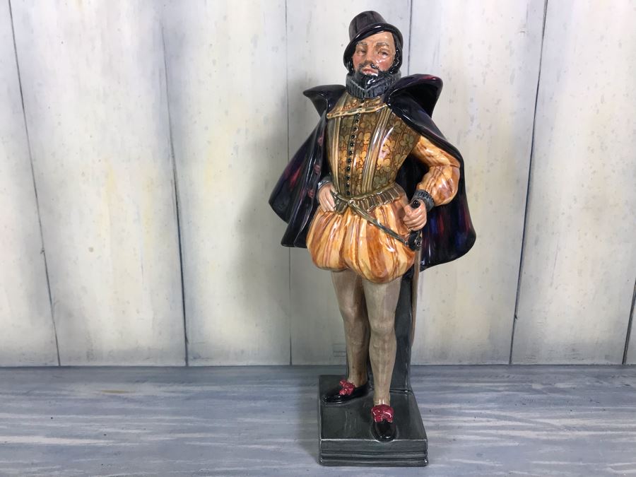 Royal Doulton England Sir Walter Raleigh Figurine HN 2015 11.5'H [Photo 1]
