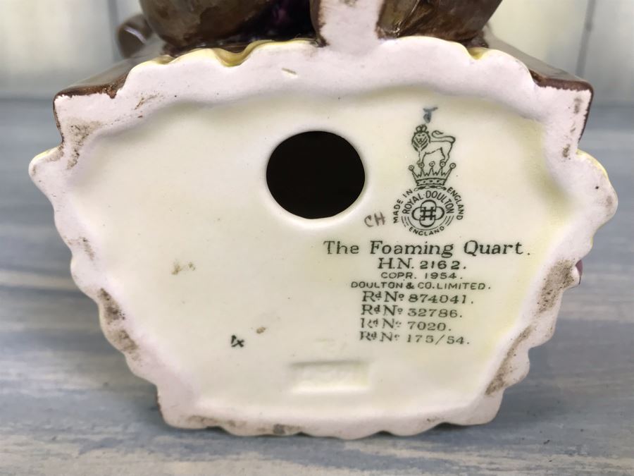 Royal Doulton England The Foaming Quart Figurine HN 2162 6'H [Photo 8]