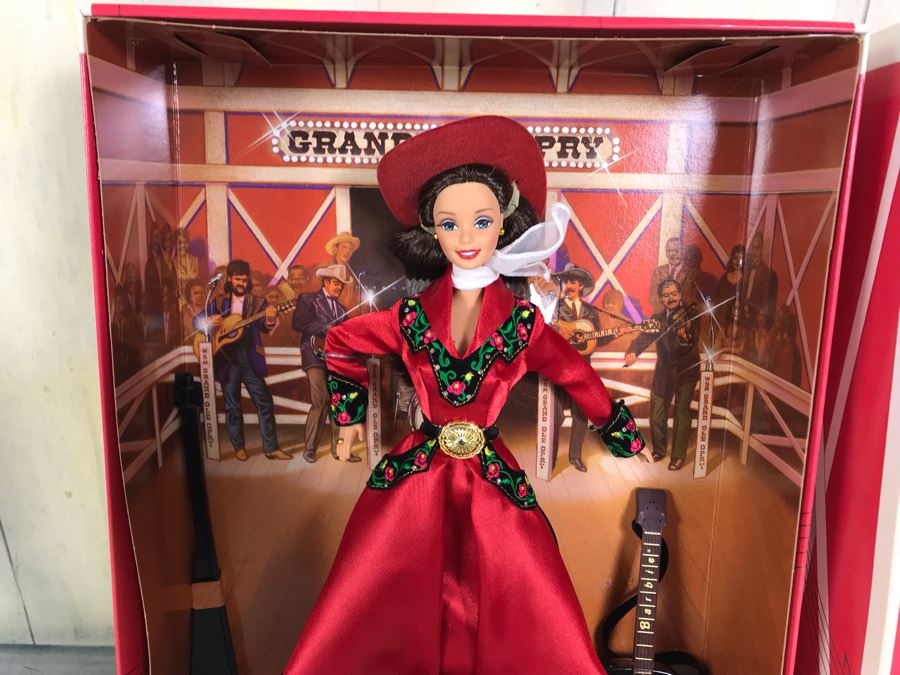 First In A Series Collector Edition Country Rose Barbie Doll With Box 17782 [Photo 10]