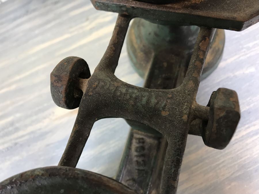Antique Cast Iron Balance Scale With Brass Pan [Photo 10]