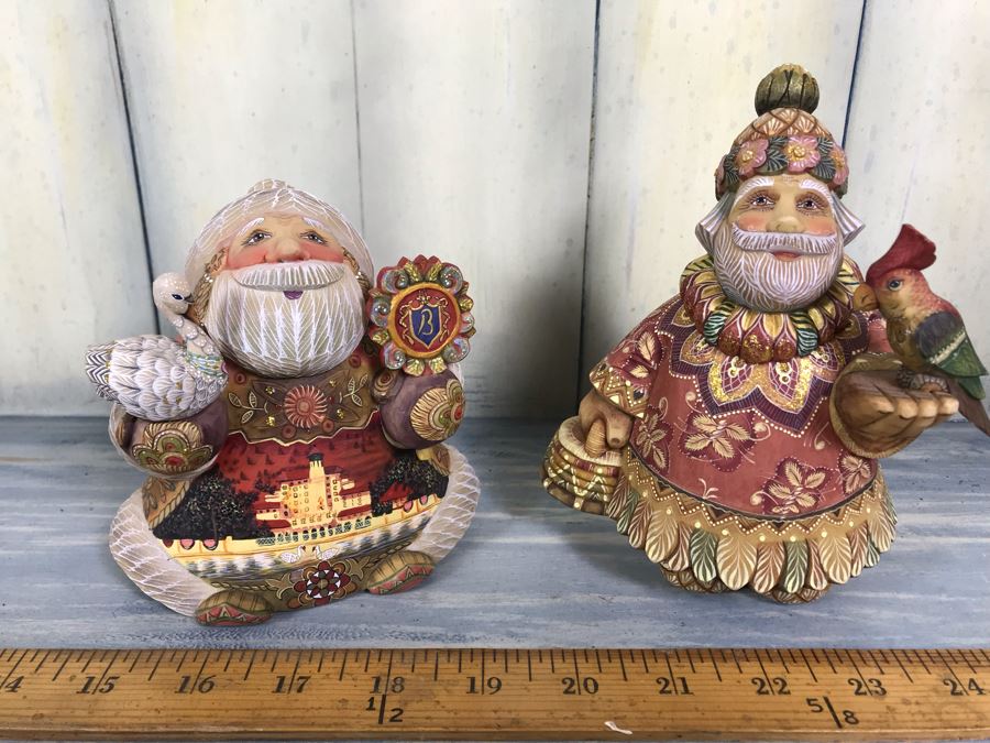Pair Of Limited Edition G. DeBrekht Artistic Studios Christmas Decoration Figurines: 'Islander Santa' Cruising Series And 'The Broadmoor Santa' [Photo 2]