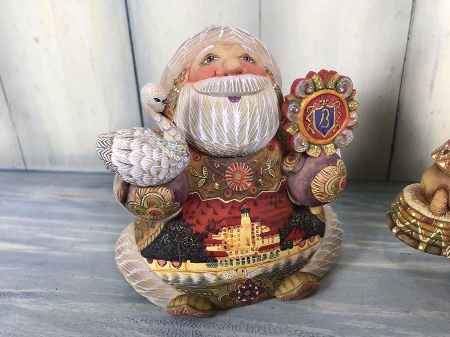 Pair Of Limited Edition G. DeBrekht Artistic Studios Christmas Decoration Figurines: 'Islander Santa' Cruising Series And 'The Broadmoor Santa' [Photo 3]