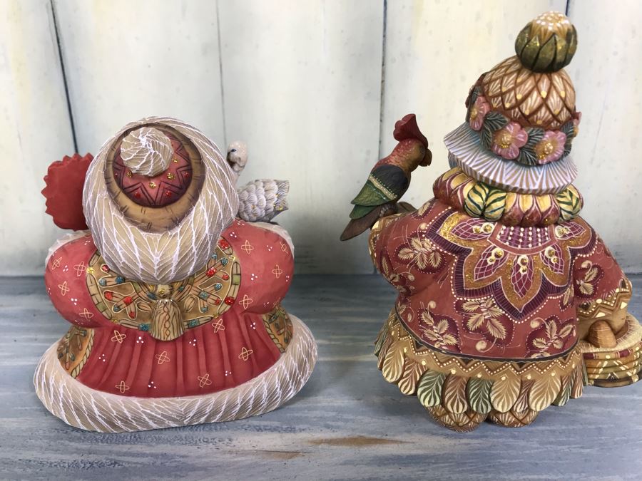 Pair Of Limited Edition G. DeBrekht Artistic Studios Christmas Decoration Figurines: 'Islander Santa' Cruising Series And 'The Broadmoor Santa' [Photo 10]