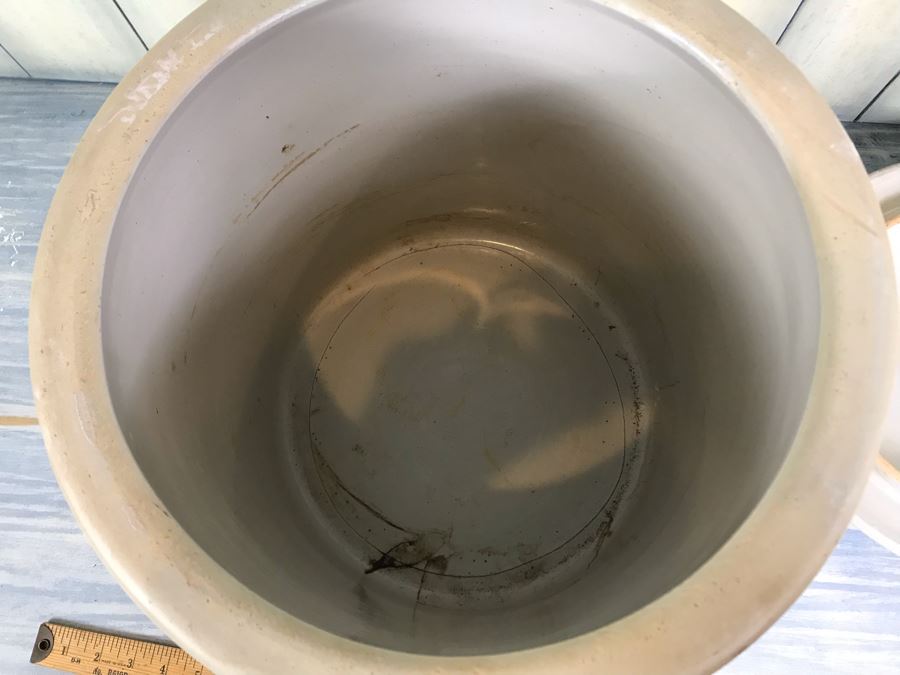 Vintage Red Wing Potteries Red Wing, MN 5 Gallon Crock Pot With Lid - Note Lid Has A Chip (See Photos) [Photo 21]